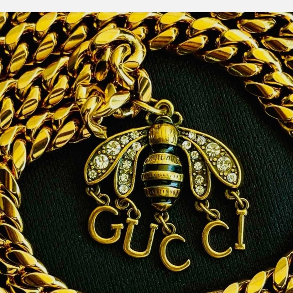 Stamped Gucci Gold Chain And Bee Pendant - Picture 5 of 7